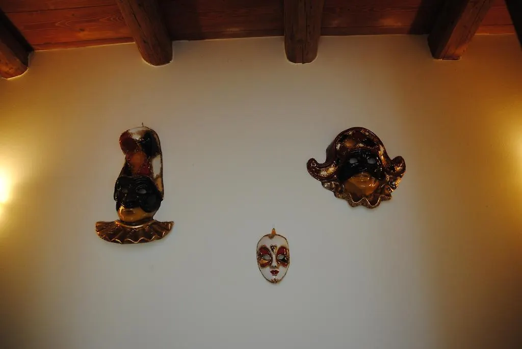 Casarossoveneziano Apartment Mestre 0*,